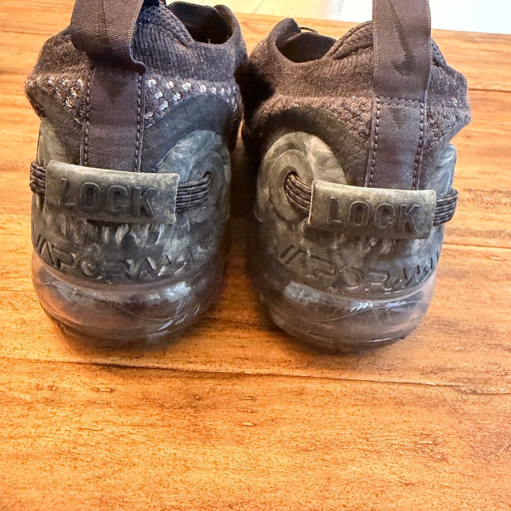 Nike Air VaporMax 2020 Flyknit FlyEase Black Dark Grey CJ4069-001 6.5Y/ W8 - Picture 2 of 7